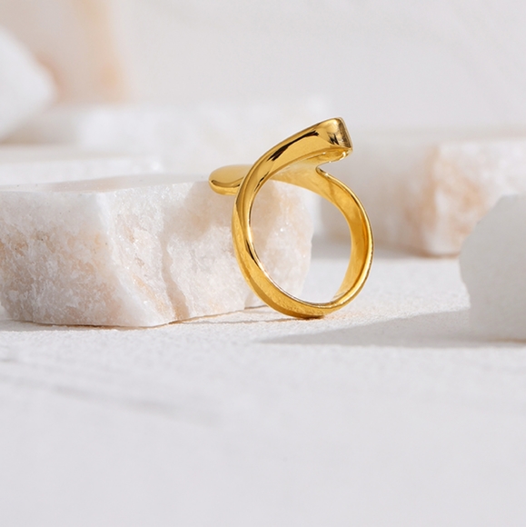 Minimalist Irregular Ring - Picture 6 of 8